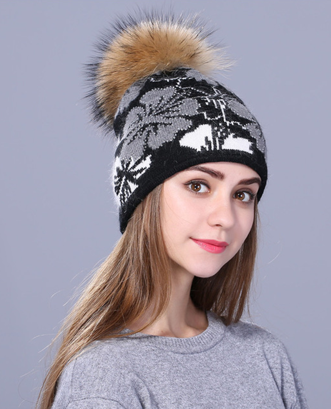 Raccoon fur knitted beanie Raccoon fur knitted beanie